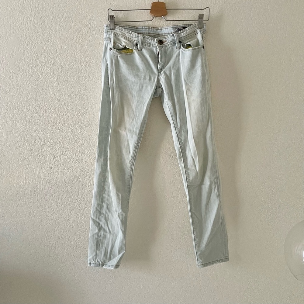BLANK NYC Light Wash low Rise Skinny